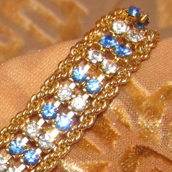 Delicate Blue Crystal Rhinestone Bracelet EUC - Picture 2 of 12